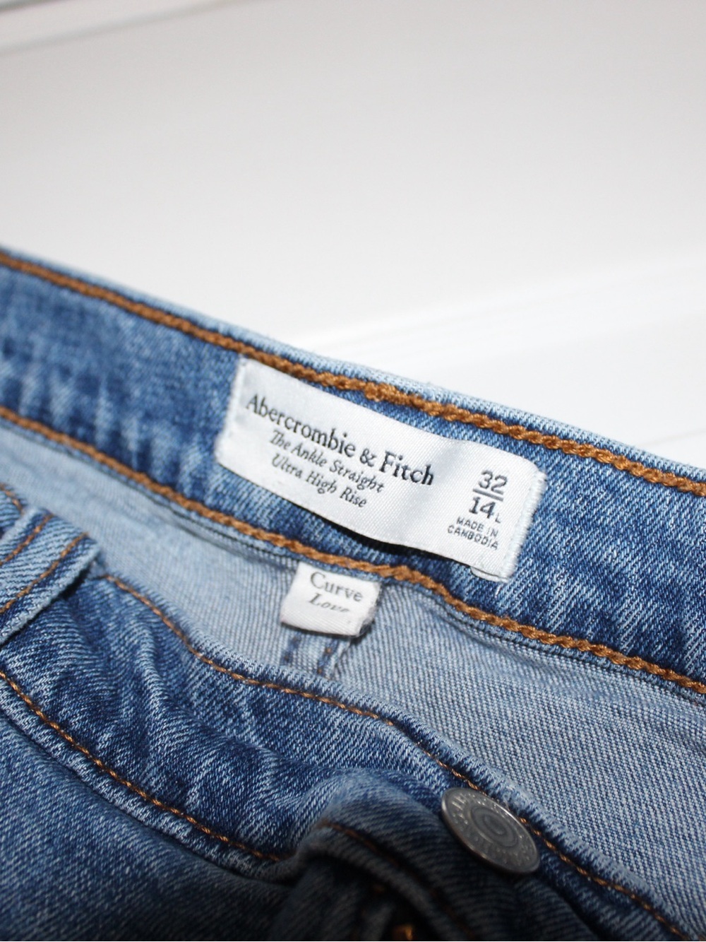Abercrombie & Fitch Light Blue Straight-Leg Jeans - Picture 3 of 6
